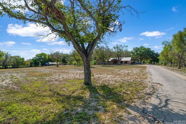 15326 Gross Lane, Lacoste, TX 78039