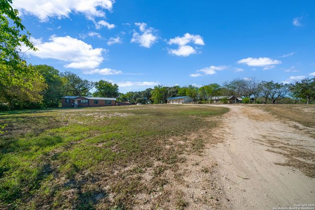 15326 Gross Lane, Lacoste, TX 78039