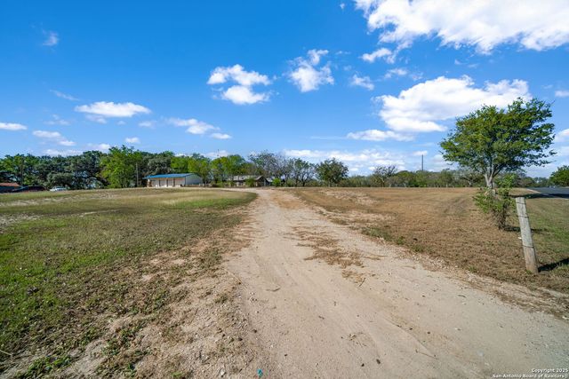 15326 Gross Lane, Lacoste, TX 78039