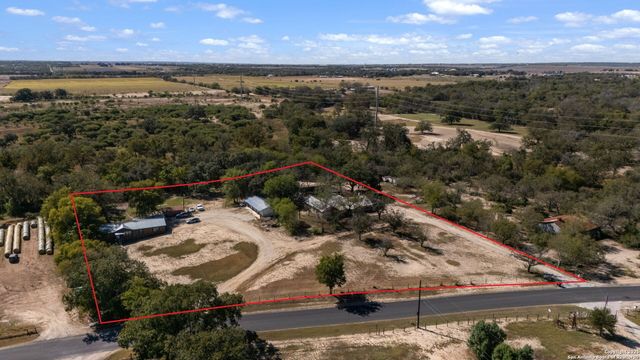 15326 Gross Lane, Lacoste, TX 78039