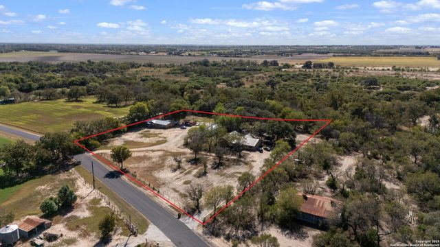 15326 Gross Lane, Lacoste, TX 78039