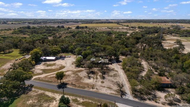 15326 Gross Lane, Lacoste, TX 78039