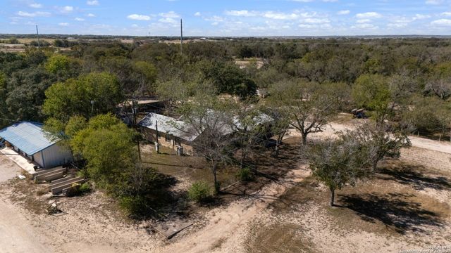 15326 Gross Lane, Lacoste, TX 78039