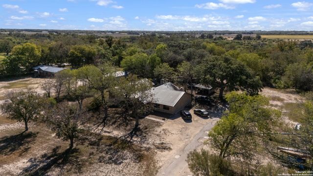 15326 Gross Lane, Lacoste, TX 78039