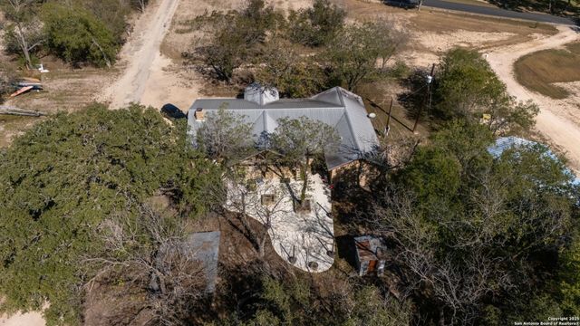 15326 Gross Lane, Lacoste, TX 78039