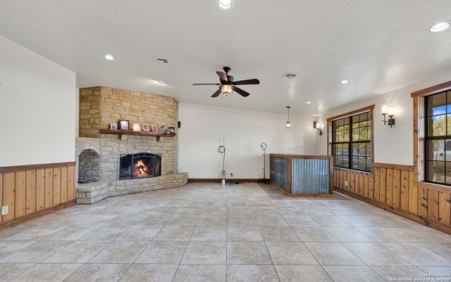 15326 Gross Lane, Lacoste, TX 78039