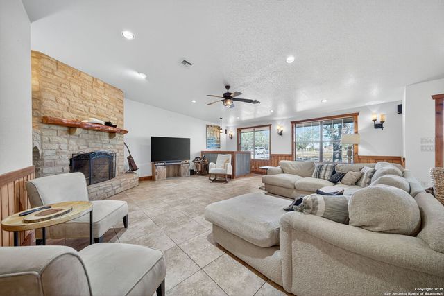 15326 Gross Lane, Lacoste, TX 78039