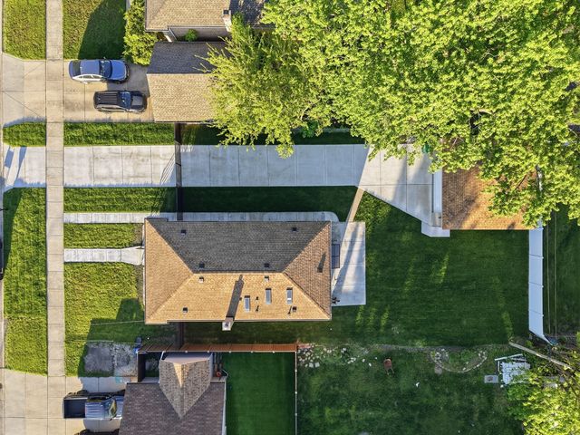 5733 W 83rd Place, Burbank, IL 60459