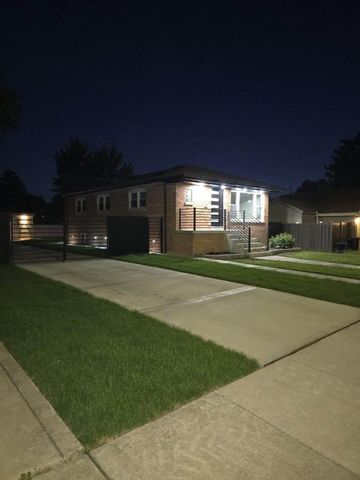 5733 W 83rd Place, Burbank, IL 60459