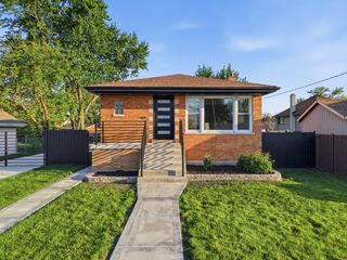 5733 W 83rd Place, Burbank, IL 60459