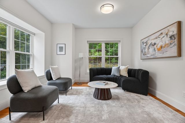 201 Boston Post Rd, Wayland, MA 01778