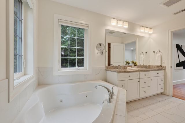 201 Boston Post Rd, Wayland, MA 01778
