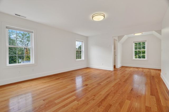 201 Boston Post Rd, Wayland, MA 01778