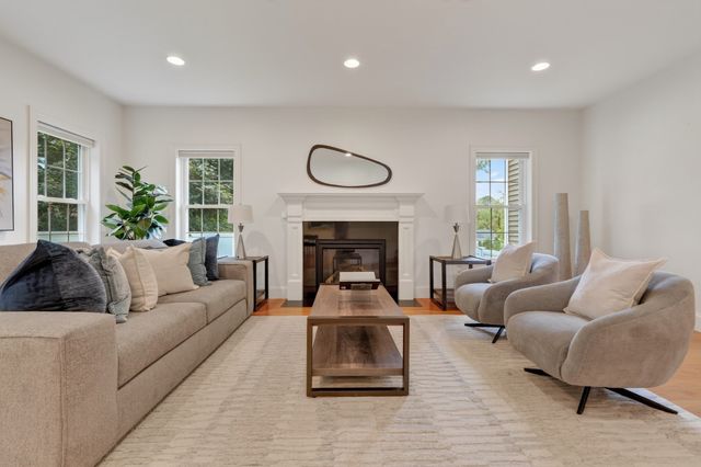 201 Boston Post Rd, Wayland, MA 01778