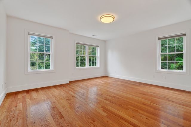 201 Boston Post Rd, Wayland, MA 01778