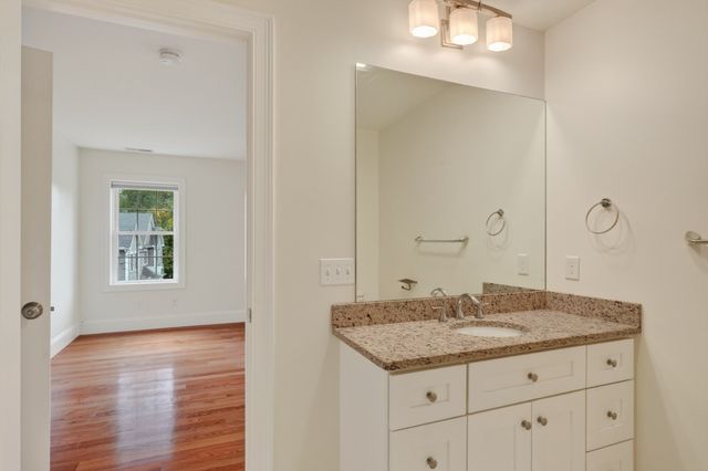 201 Boston Post Rd, Wayland, MA 01778