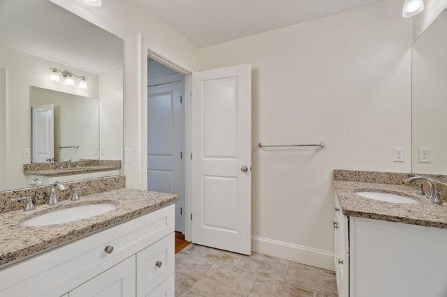 201 Boston Post Rd, Wayland, MA 01778
