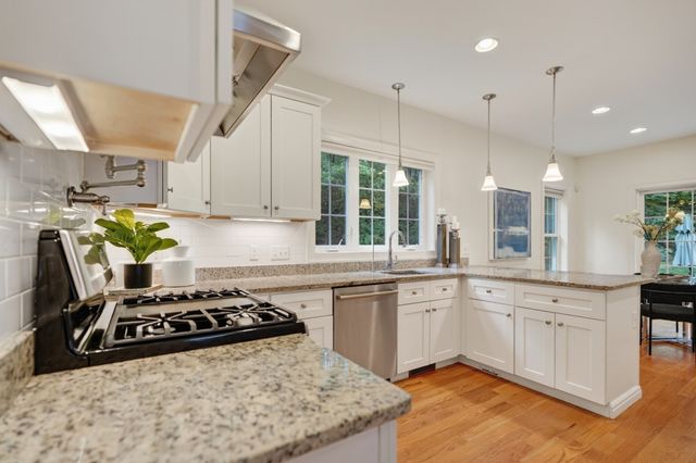 201 Boston Post Rd, Wayland, MA 01778