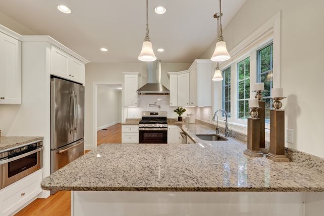 201 Boston Post Rd, Wayland, MA 01778