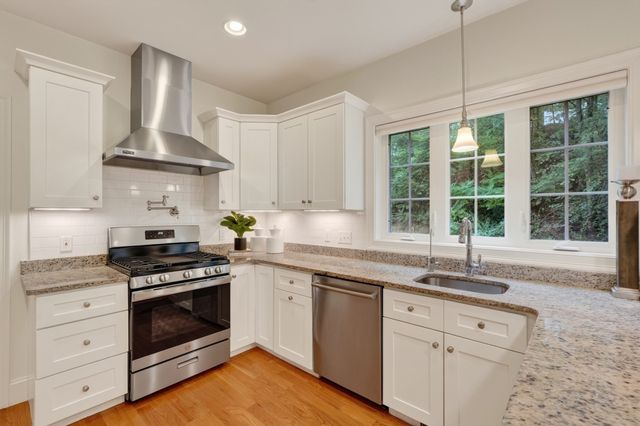 201 Boston Post Rd, Wayland, MA 01778