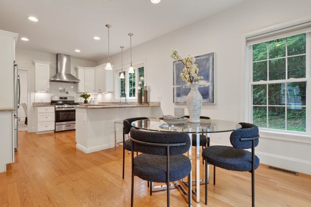 201 Boston Post Rd, Wayland, MA 01778