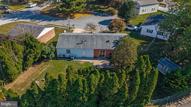 4 WRIGHT CIR, Newark, DE 19702