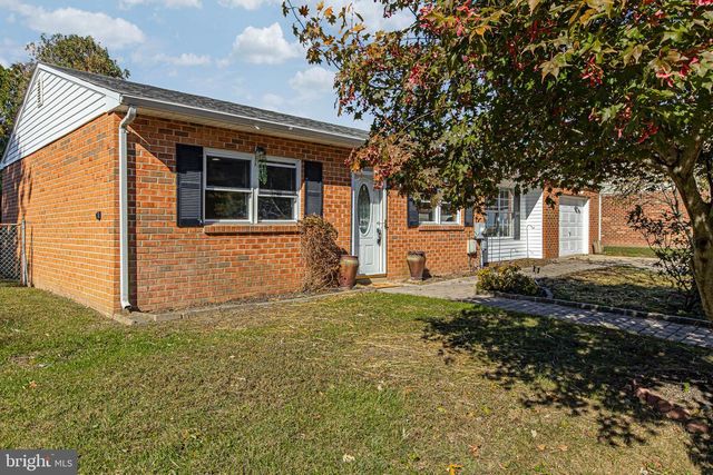 4 WRIGHT CIR, Newark, DE 19702