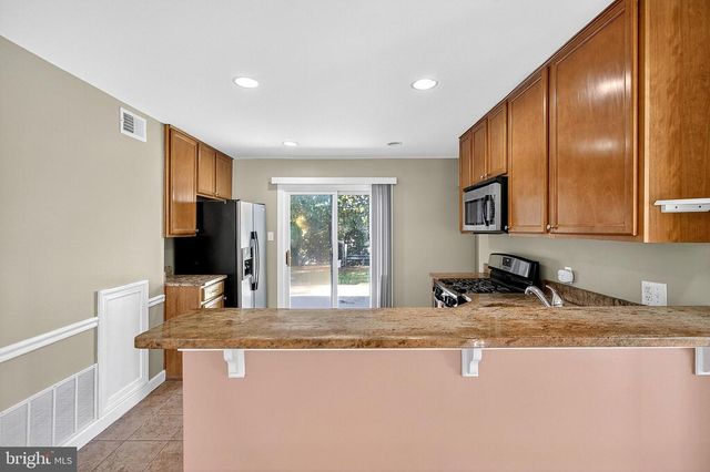 4 WRIGHT CIR, Newark, DE 19702