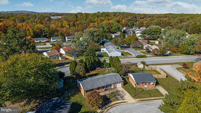 4 WRIGHT CIR, Newark, DE 19702