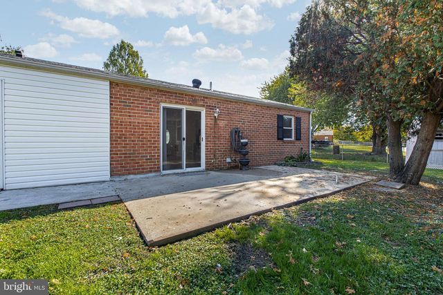 4 WRIGHT CIR, Newark, DE 19702