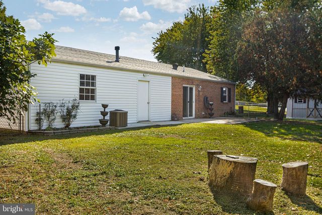 4 WRIGHT CIR, Newark, DE 19702