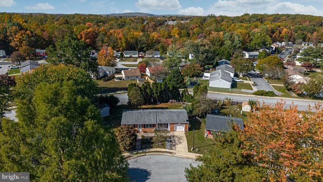 4 WRIGHT CIR, Newark, DE 19702