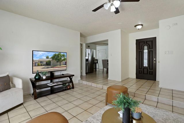308 Eva Ct, Manteca, CA 95336