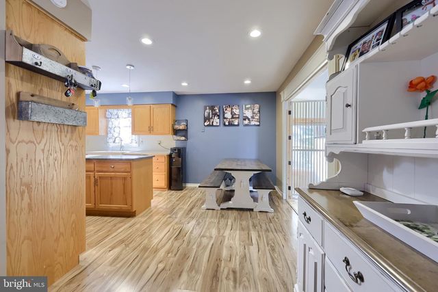 32 VILLAGE DR, Newmanstown, PA 17073