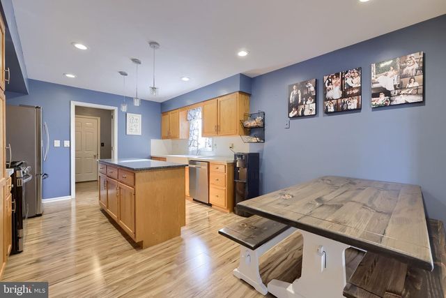 32 VILLAGE DR, Newmanstown, PA 17073