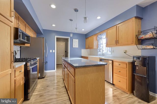 32 VILLAGE DR, Newmanstown, PA 17073