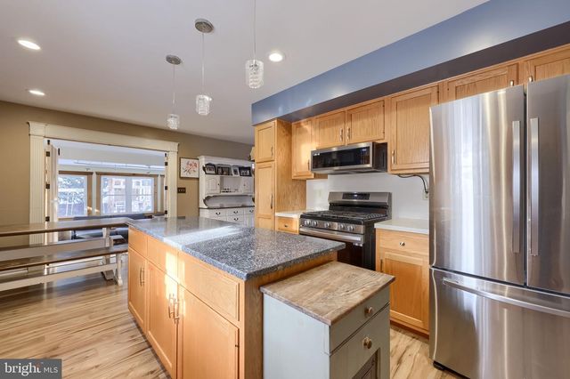 32 VILLAGE DR, Newmanstown, PA 17073