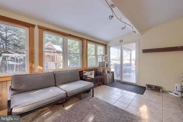 32 VILLAGE DR, Newmanstown, PA 17073