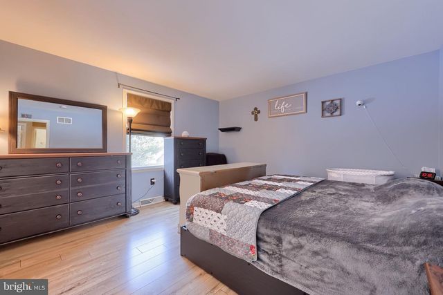 32 VILLAGE DR, Newmanstown, PA 17073