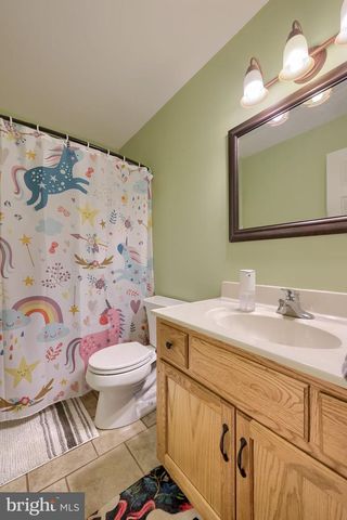 32 VILLAGE DR, Newmanstown, PA 17073