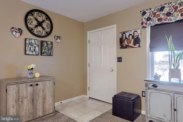 32 VILLAGE DR, Newmanstown, PA 17073