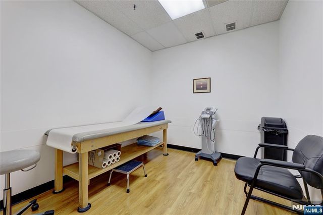 342 Hamburg Turnpike 108, Wayne, NJ 07470