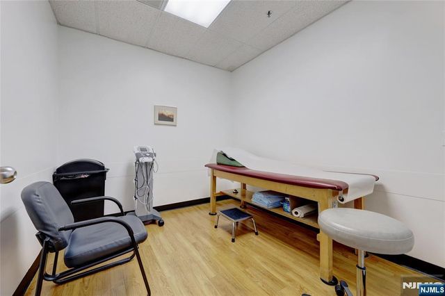 342 Hamburg Turnpike 108, Wayne, NJ 07470