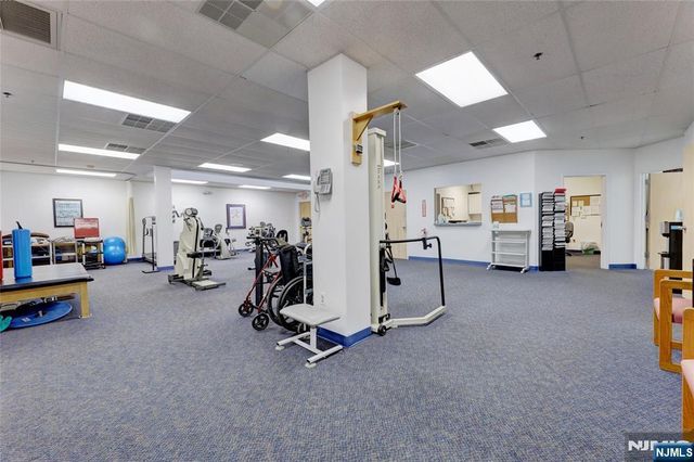 342 Hamburg Turnpike 108, Wayne, NJ 07470