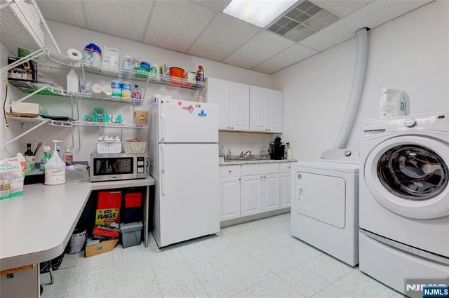 342 Hamburg Turnpike 108, Wayne, NJ 07470