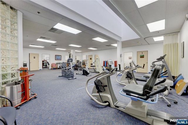342 Hamburg Turnpike 108, Wayne, NJ 07470