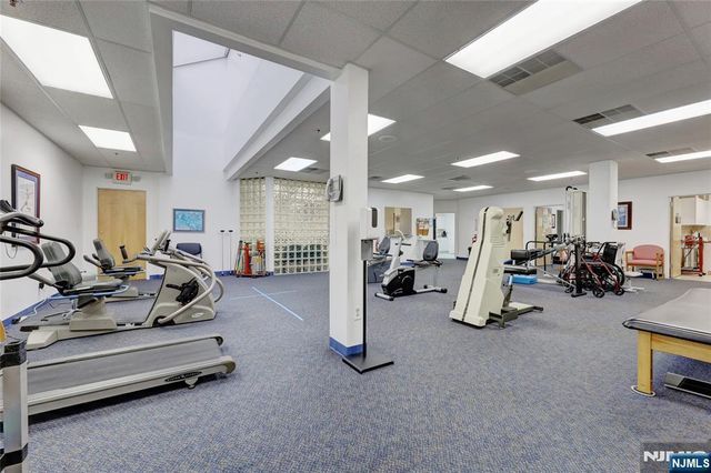 342 Hamburg Turnpike 108, Wayne, NJ 07470