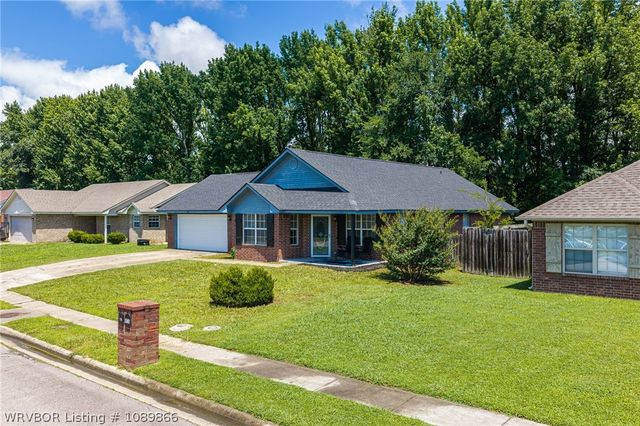 400 Emily Drive, Alma, AR 72921