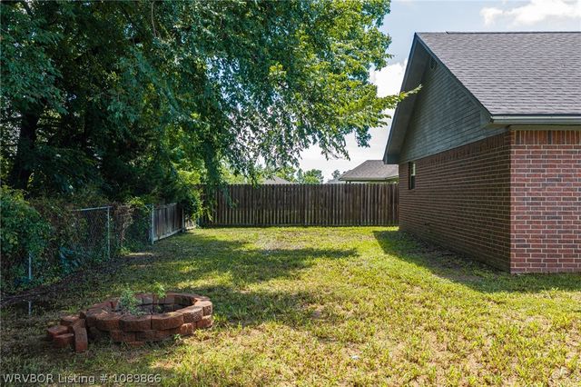 400 Emily Drive, Alma, AR 72921