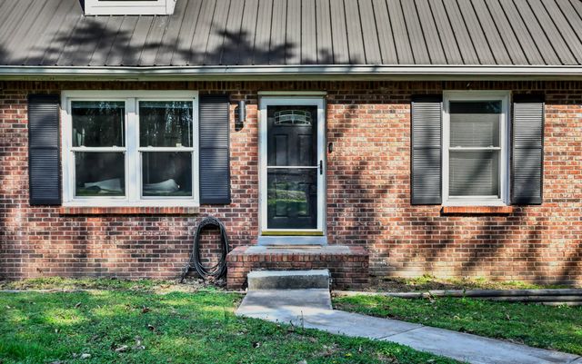 2331 Seven Mile Ferry Rd, Clarksville, TN 37040